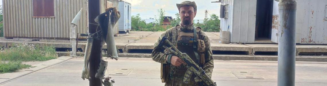 Студента факультету кібернетики МЕГУ  Руслана Дідушка нагородив Міністр оборони 