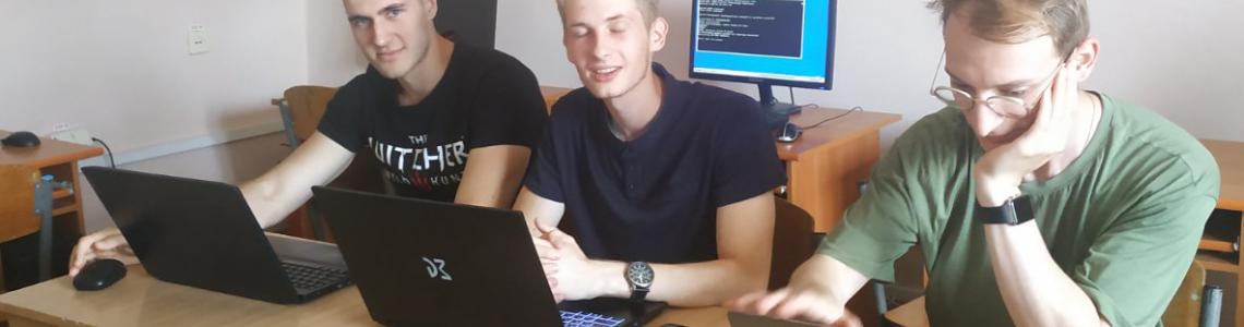 Першокурсники факультету кібернетики МЕГУ взяли участь у міжнародній студентській олімпіаді з програмування