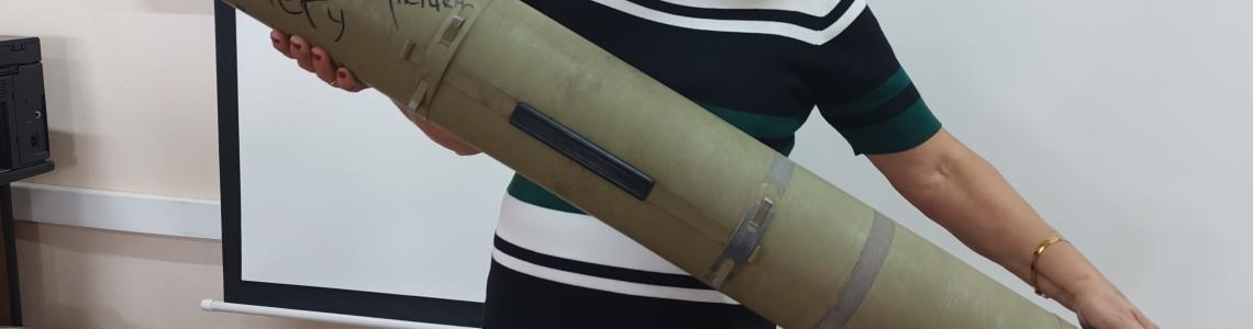 Пам’ятний подарунок факультету кібернетики МЕГУ від  командира 68 ОЄБР