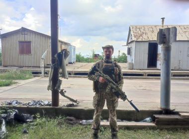 Студента факультету кібернетики МЕГУ  Руслана Дідушка нагородив Міністр оборони 