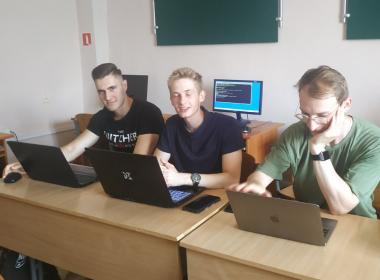 Першокурсники факультету кібернетики МЕГУ взяли участь у міжнародній студентській олімпіаді з програмування