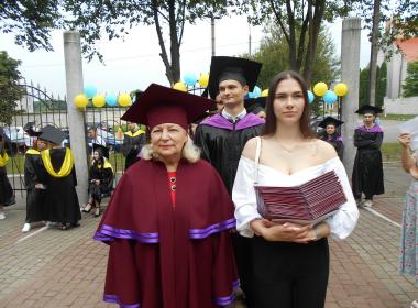 Вручення дипломів  здобувачам вищої освіти МЕГУ - 2023